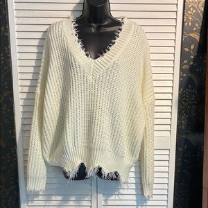 Main Strip Cream Frayed V-Neck Sweater